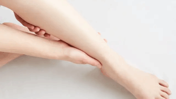 【衝撃】9割が知らない「むくみ」の事実と原因