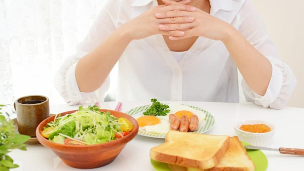 胃腸が疲れていませんか？ 〜「食べる」だけでなく「休ませる」ことも大切〜